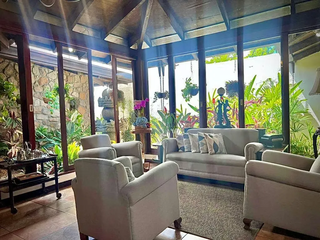 Casa de una planta en venta, estilo rústico y finos acabados, con amplia zona verde en un terreno de 4.522 M. Cuenta con espacio para 10 vehículos o más, al aire libre gracias al ..., photo 10