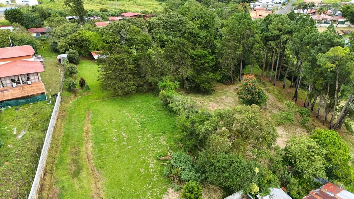 Amplio Uso de Suelo Mixto: Residenciales y Condominios y Comercial. Descubre una oportunidad única de inversión en el corazón de SAN ISIDRO DE HEREDIA, Costa Rica, photo 12