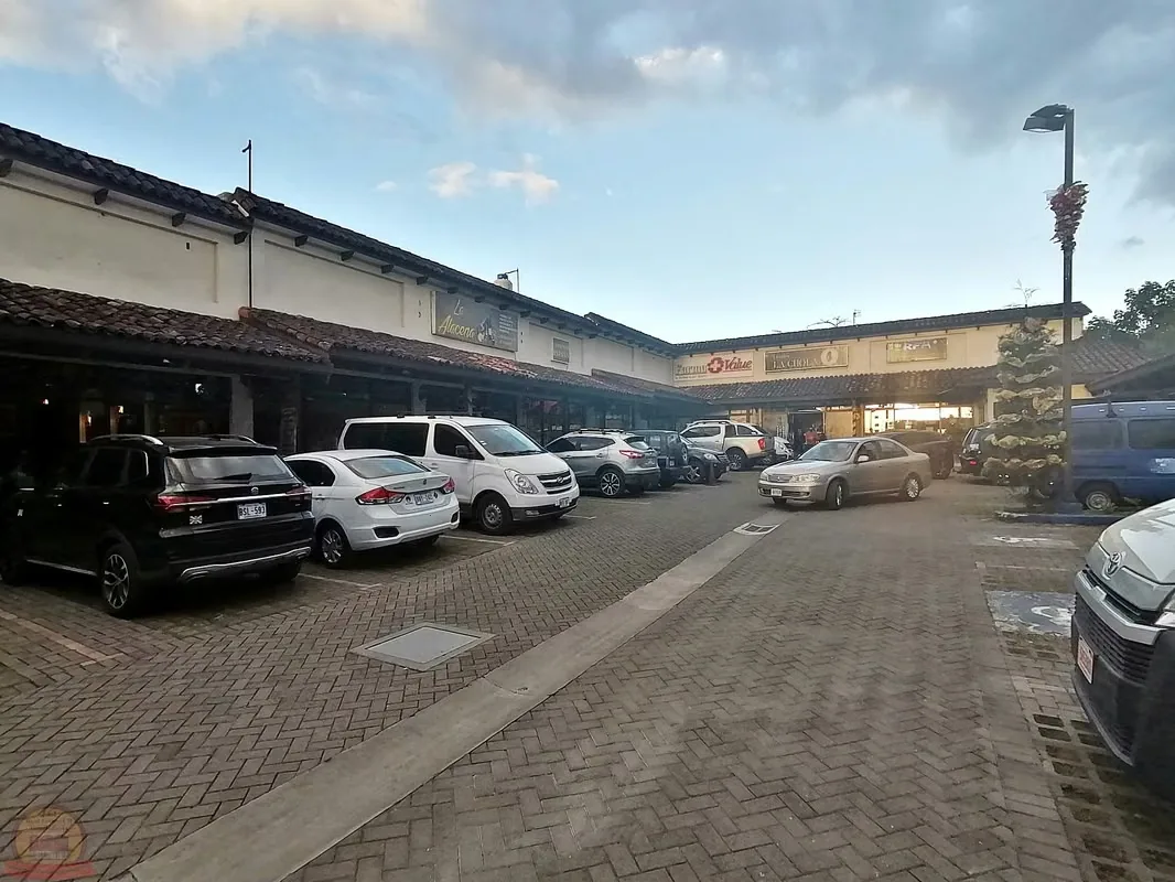 AAA commercial asset with current contract and immediate cash flow, Santo Domingo