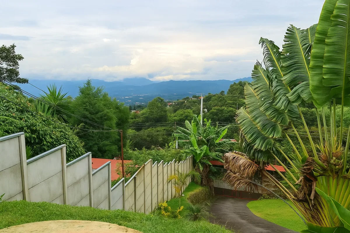 House for Sale in Mountain Residential Zone. Cajon of Greece, Construction: 220 m2 Lot: 1387 m2, photo 3