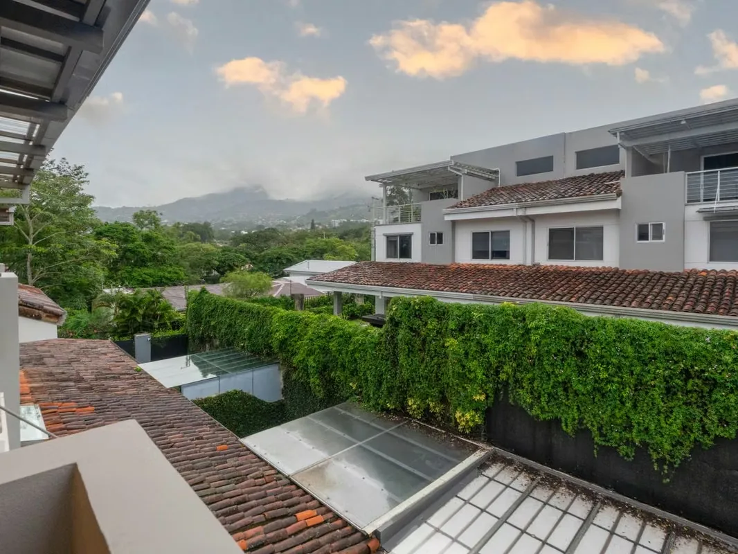 Casa en alquiler en Jaboncillos de Escazú | 4 habitaciones
