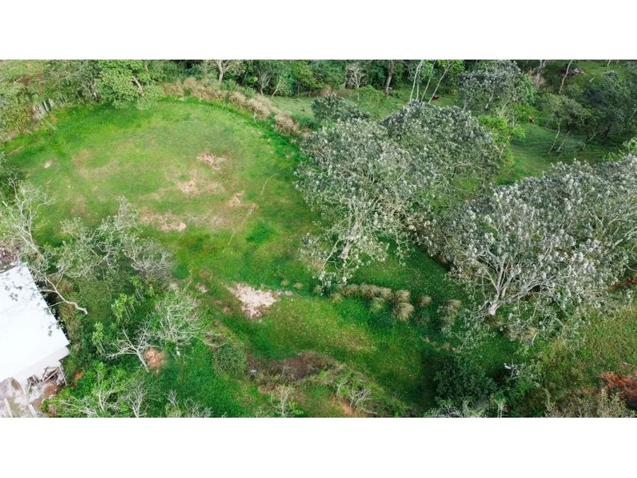 Terreno amplio de 2.500 m² en Santiago, San Ramón, Costa Rica