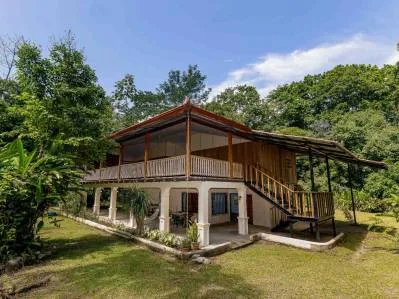 Finca de inversión frente al río