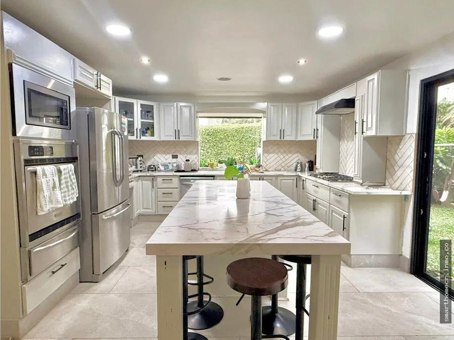 VENTA / ALQUILER DE CAS EN CONDOMINIO EN SAN ANTONIO DE ESCAZÚ*