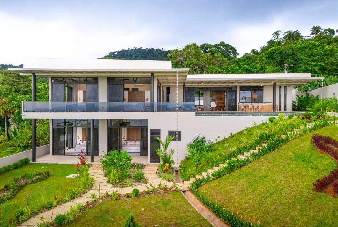LUXURY PROPERTY WITH FOUR BEDROOMS AND OCEAN VIEWS, IN UVITA JARDINES DEL MORETE – 0.70 ACRES, photo 2