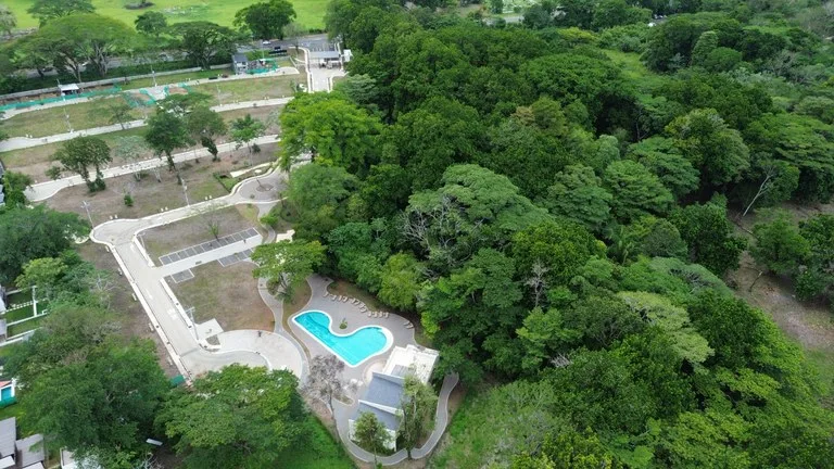 Lot in gated community near the beach, Jaco costa Rica: 🏡 154 m² Lot for Sale in Casa Praia Condominium, La Laguna Development, Just 5 Minutes from Jacó Beach, Puntarenas, Costa Rica 🏝️