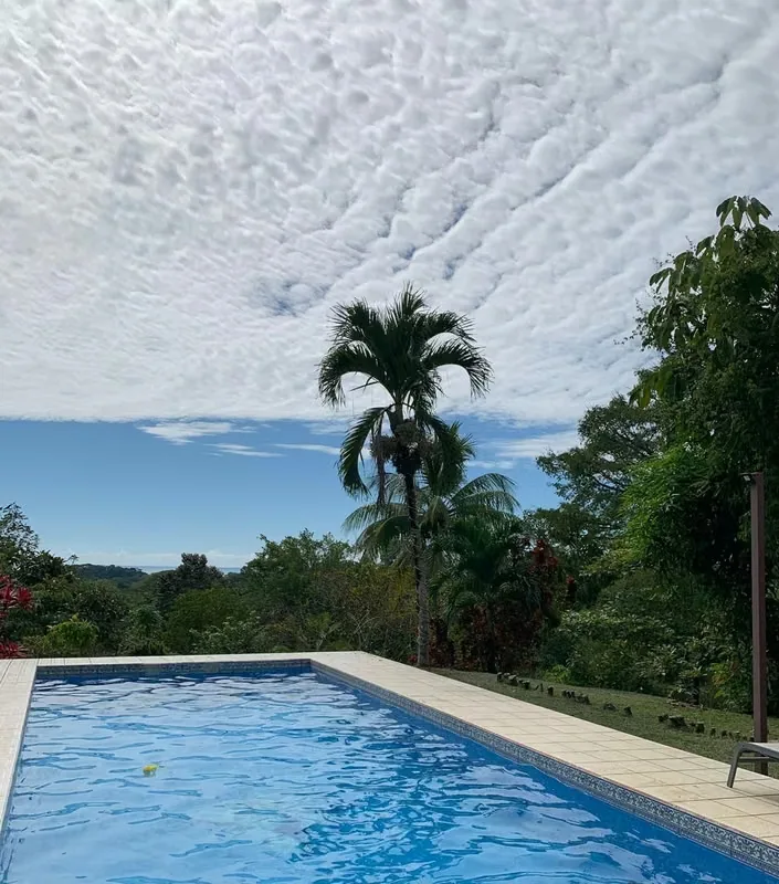 MA Asesoría vende propiedad paradisiaca con piscina y vista al mar en Ojochal de Osa, en el Pacífico sur de Costa Rica, reconocido por sus hermosas playas