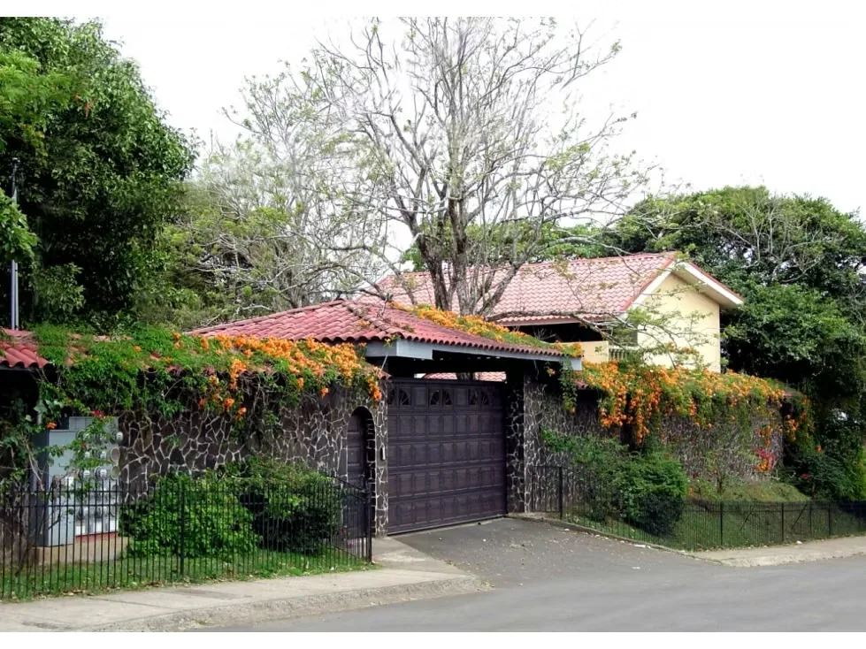 Alquiler de Hermosas Villas Amuebladas o sin Amoblar, Condominio San Rafael de Heredia Centro en un paraíso natural