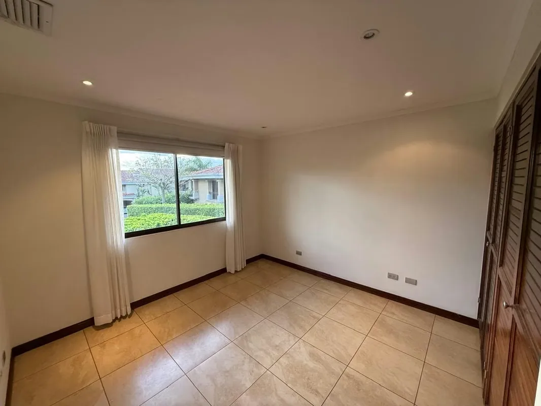 Almeria, linda-amplia 260 m2, L. Blanca, 3 hab, A/C, 2.5 baños, terraza, patio, sala TV, amenidades., photo 16
