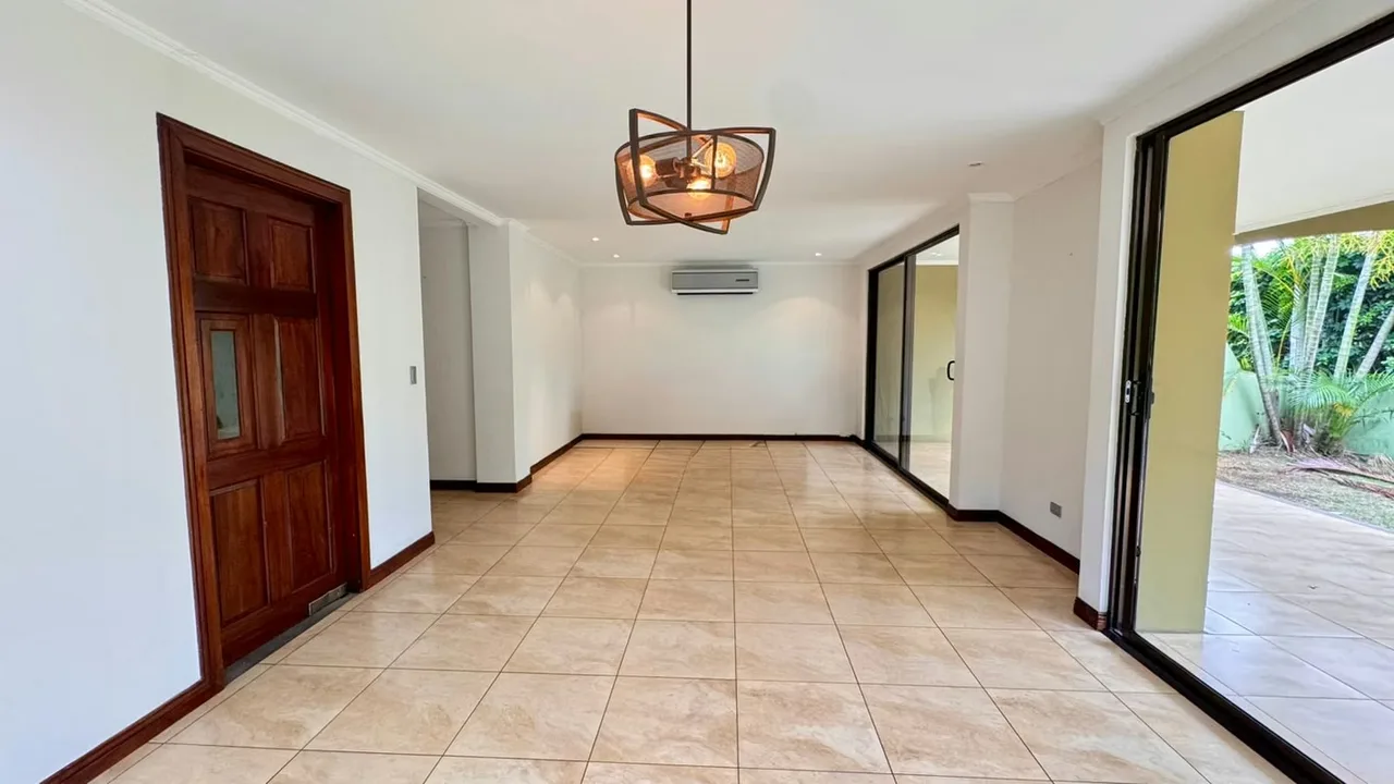 Almeria, linda-amplia 260 m2, L. Blanca, 3 hab, A/C, 2.5 baños, terraza, patio, sala TV, amenidades., photo 6