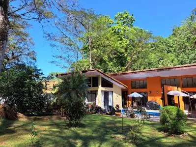 Casa de Ensueño Amueblada junto al Río Tárcolitos | 3 Habitaciones, Piscina y Naturaleza