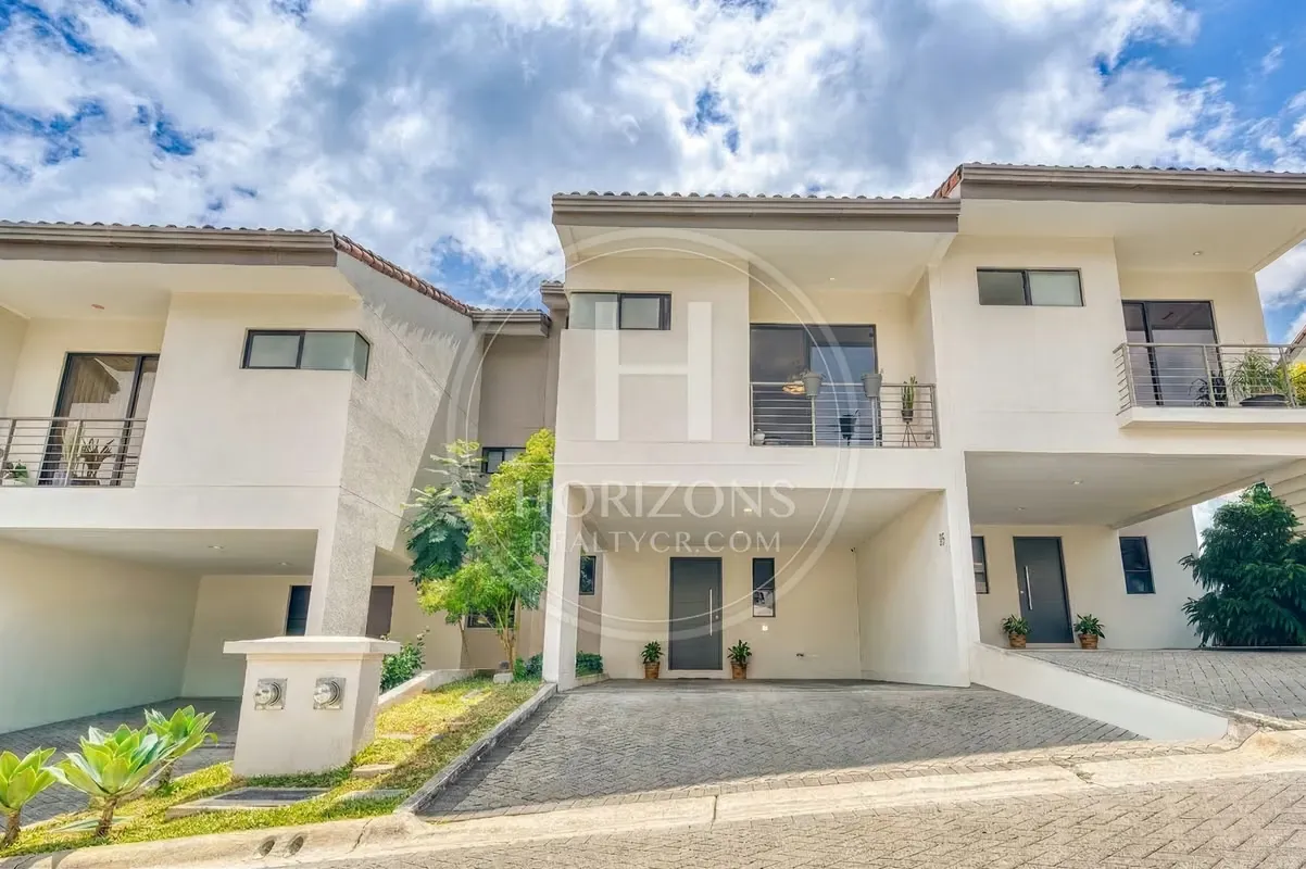 House for Sale in Condominium La Estefana in Sabanilla 3 Rooms 3 Bathrooms 4 Levels and Penthouse no