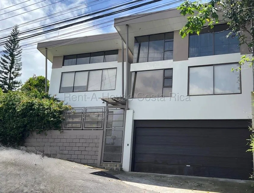 Venta de Casa de dos plantas en San Rafael de Heredia. RAH 27-223 - Venta en San Rafael