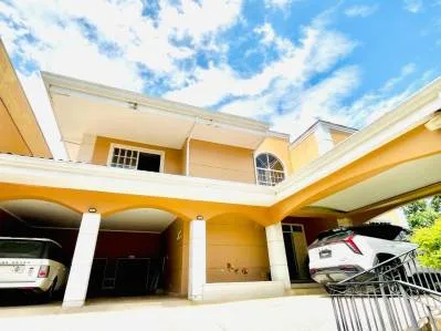 Se Vende Casa Independiente Pinares Curridabat/ $600.000 / 600m2
