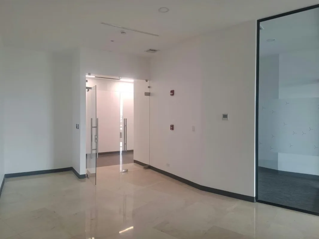 Alquilo oficina 275m2 en San Rafel de Escazú con divisiones, parqueos y seguridad 24/7, photo 14