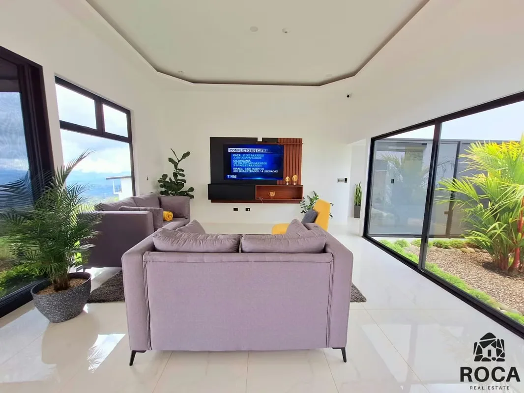 Luxury Home For Sale in Miravalles PZ, photo 13
