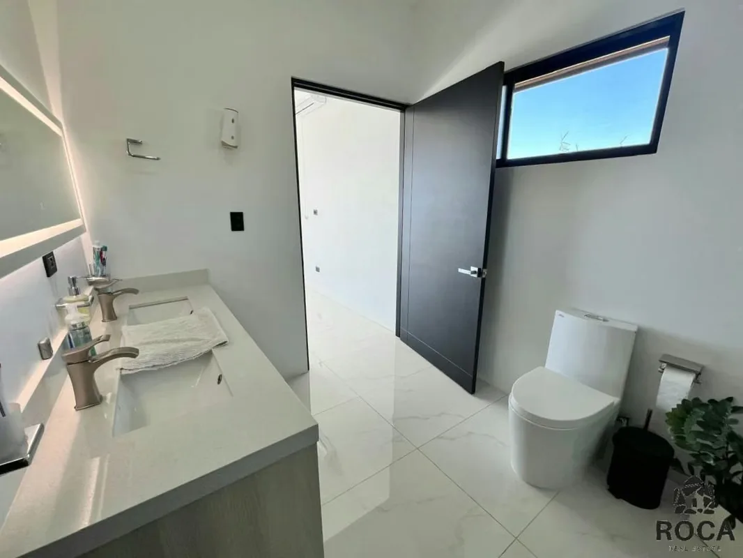 Luxury Home For Sale in Miravalles PZ, photo 14