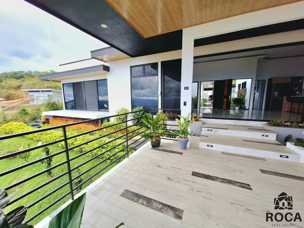 Luxury Home For Sale in Miravalles PZ, photo 15