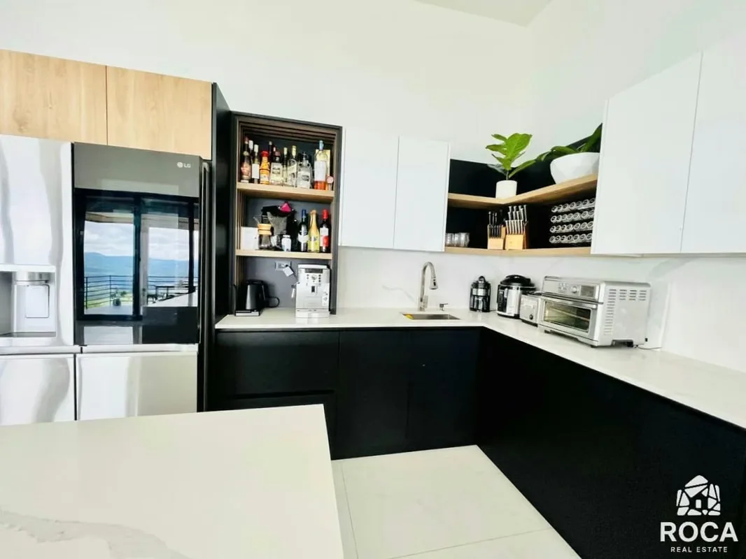 Luxury Home For Sale in Miravalles PZ, photo 4