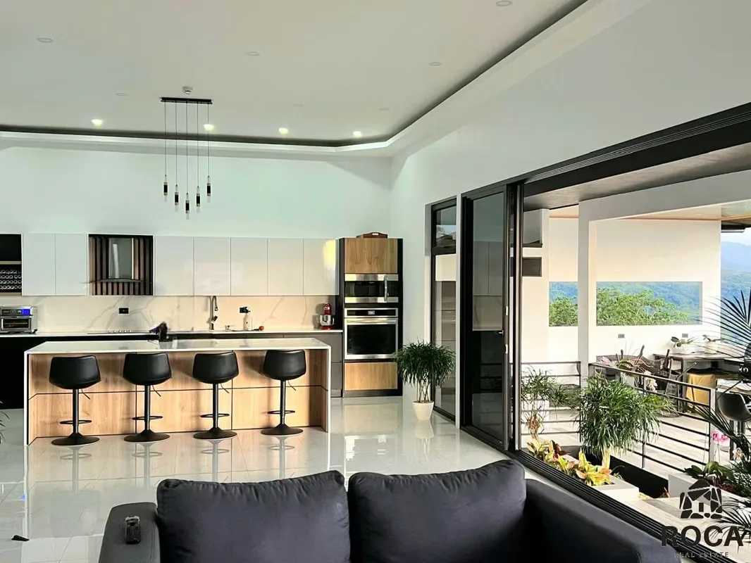 Luxury Home For Sale in Miravalles PZ, photo 6