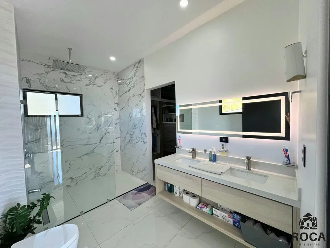 Luxury Home For Sale in Miravalles PZ, photo 8