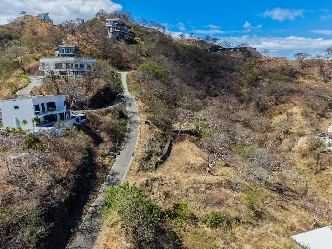 Located within the prestigious Coco Bay residential community in Playas del Coco, this expansive lot represents an exceptional opportunity to develop a high-end residence or an ..., photo 4