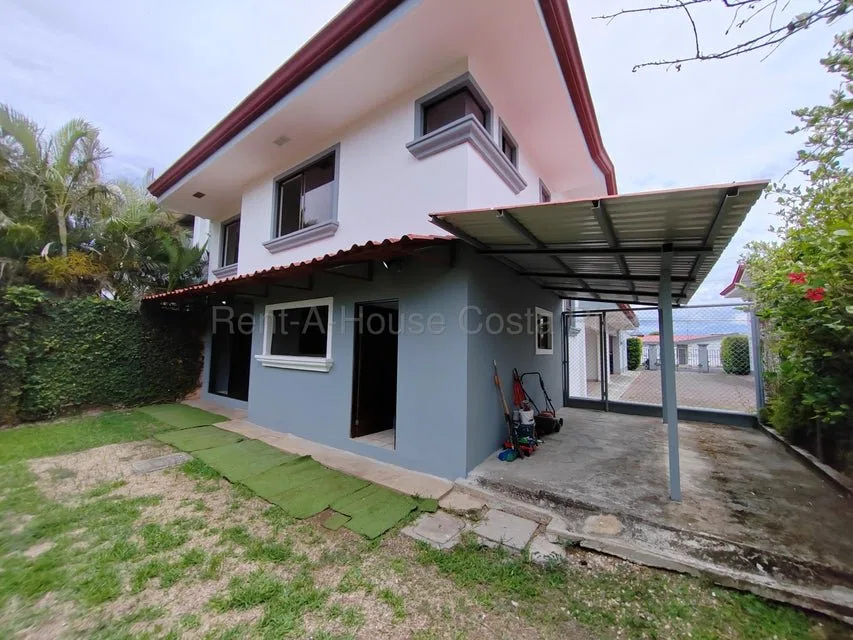CASA EN VENTA EN POZOS DE SANTA ANA - Venta en Santa Ana