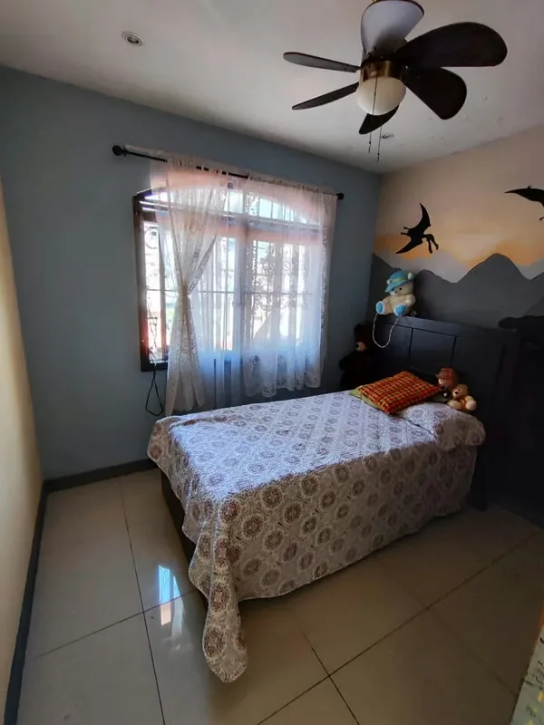 Recibe ingresos adicionales desde el dia uno. Esta casa ubicada en una calle segura y con ubicación muy cercana al Walmart cuenta con un apartamento anexo, el cual puedes alquilar, o ..., photo 6