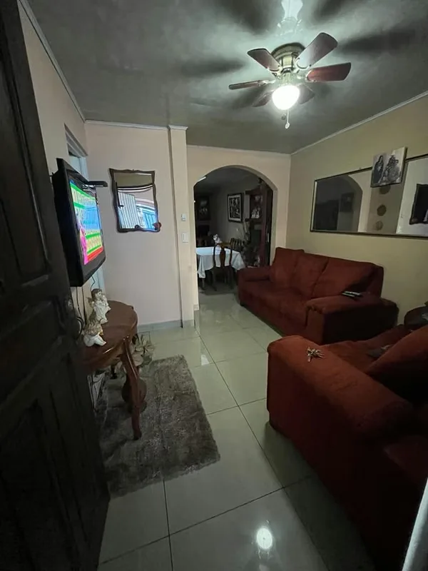Recibe ingresos adicionales desde el dia uno. Esta casa ubicada en una calle segura y con ubicación muy cercana al Walmart cuenta con un apartamento anexo, el cual puedes alquilar, o ..., photo 7