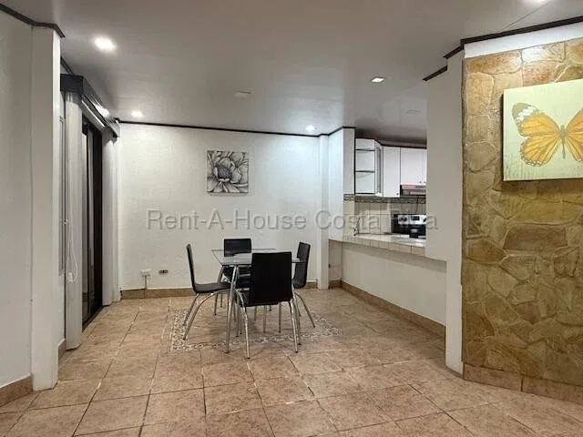 SE ALQUILA AMPLIA Y MODERNA CASA EN GRANADILLA CURRIDABAT - Alquiler / Renta en Curridabat