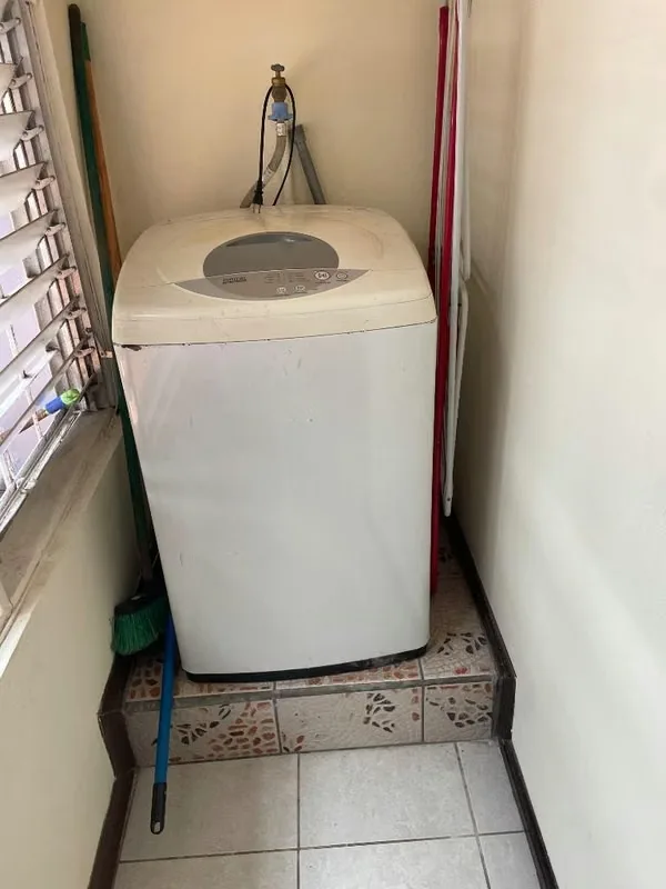 Small Furniture apartament. 1 bedroom, 1 bathroom, 1 kitchen, 1 sofa and 1 table, 1 washing machine, 1 refrigerador, 1 stove. 1 qween sizes bed., photo 4