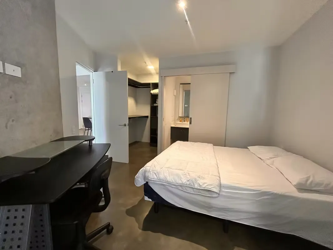 Viva en un sofisticado edificio con lindas amenidades. Cerca de muchos sitios de interés., photo 9