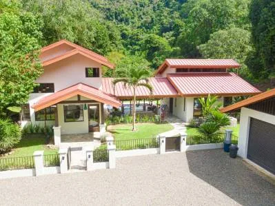 Casa de lujo con vista a la cascada y casa de huéspedes cerca de Dominical, photo 5