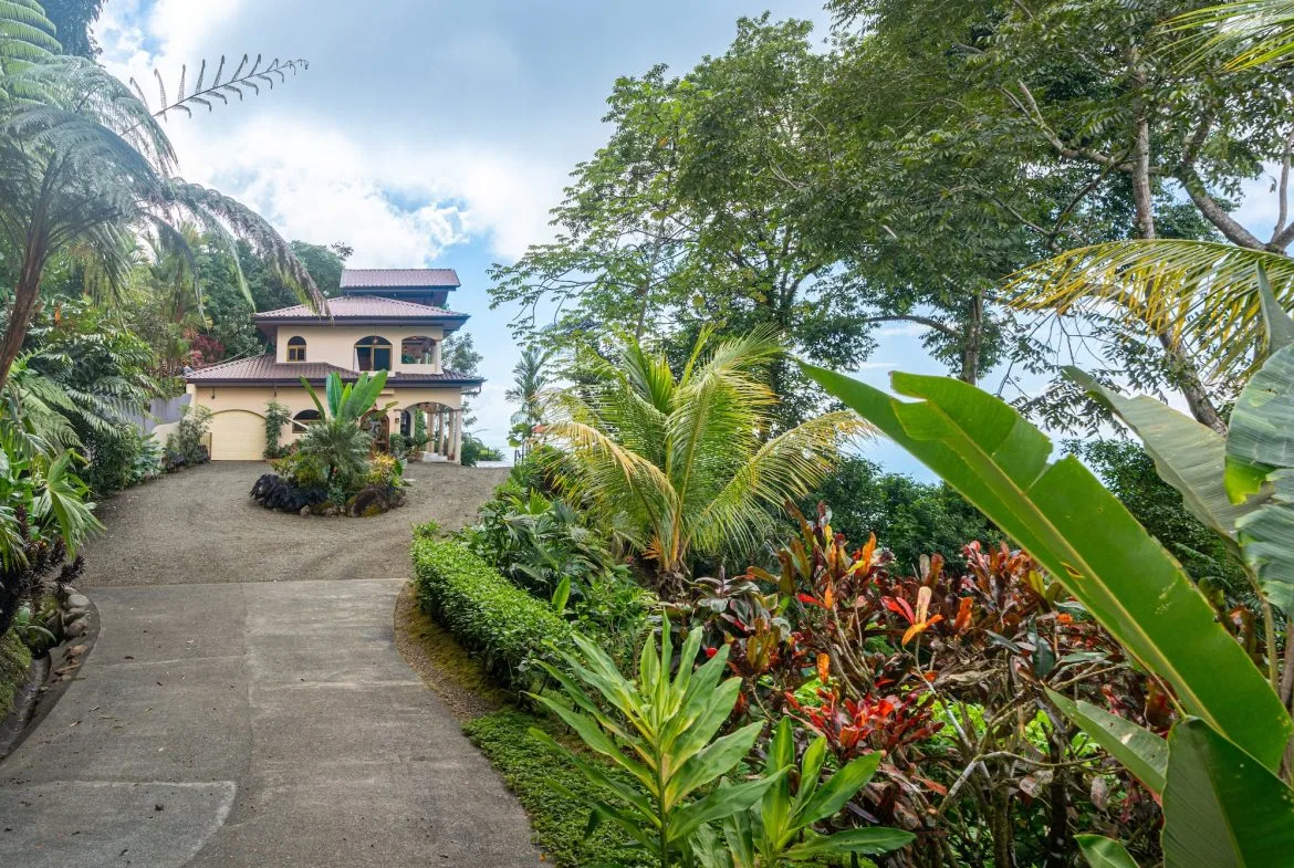 PROPERTY WITH AMAZING WHALE TAIL VIEW 3 BEDROOM HOME, IN UVITA – 1.58 ACRES, photo 11