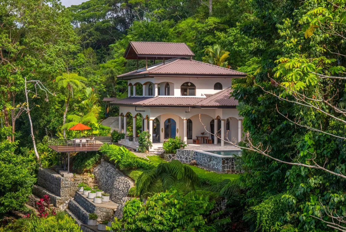 PROPERTY WITH AMAZING WHALE TAIL VIEW 3 BEDROOM HOME, IN UVITA – 1.58 ACRES, photo 5