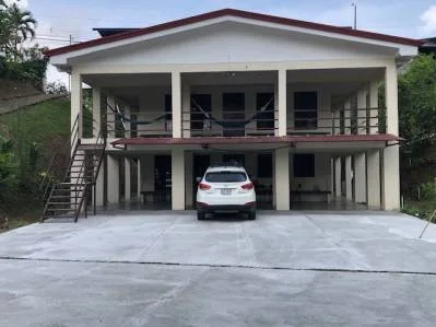 ¡Casa sólida y hermosa de 3 dormitorios en una ubicación central, fácil acceso para 2x2!, photo 2