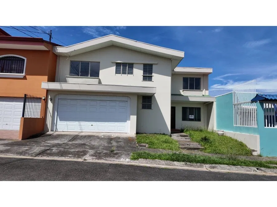 Casa En Venta En Urbanización Génova, Rohrmoser, San José
