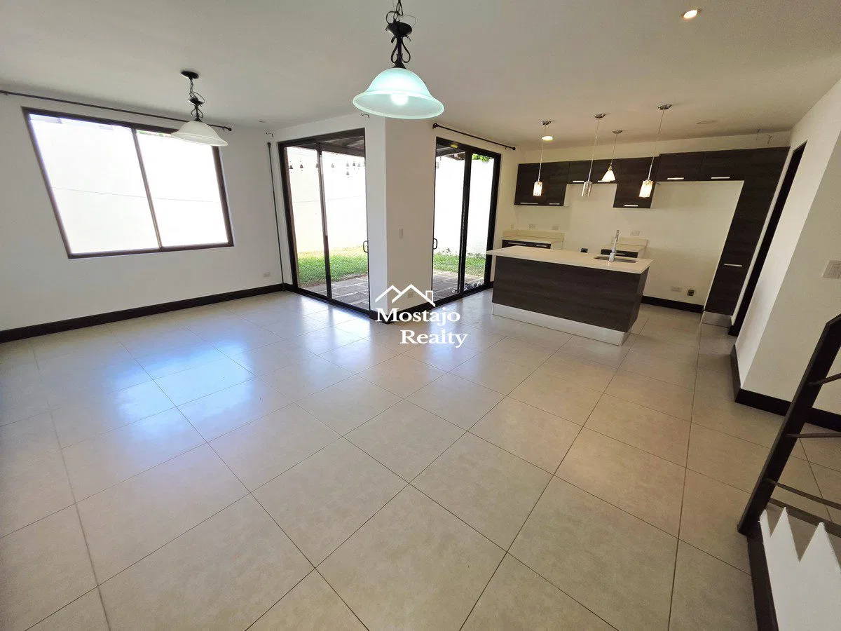 Alquiler de Casa Condominio Jacaranda, Parques del Sol, Santa Ana