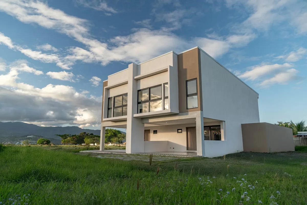 A residential project located in Belén, Heredia, Costa Rica—in the urban heart of the area, with access to shops, schools, services, and major routes. Its modern design combines ...
