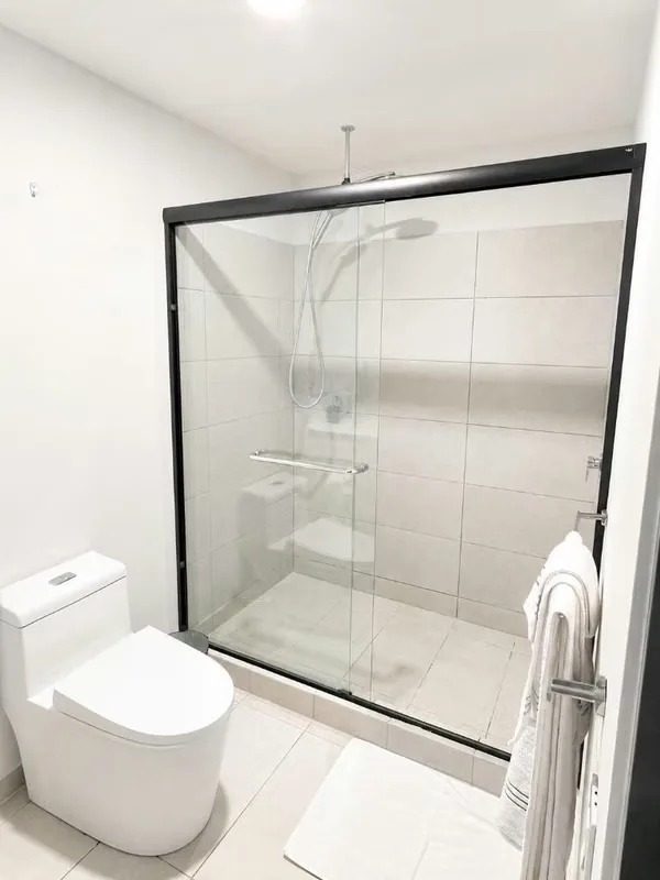 Este hermoso apartamento totalmente amueblado, ubicado en Sabana Sur, ofrece la combinación perfecta de comodidad, ..., photo 2
