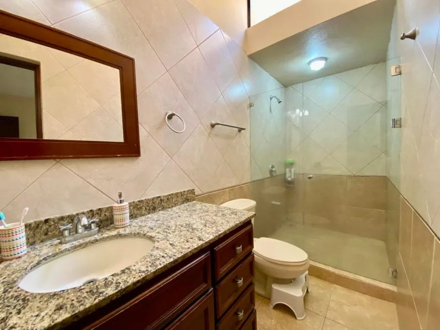 Venta de Casa en Santa Ana, San José. RAH 25-31 PRECIO REBAJADO - Venta en Santa Ana, photo 11