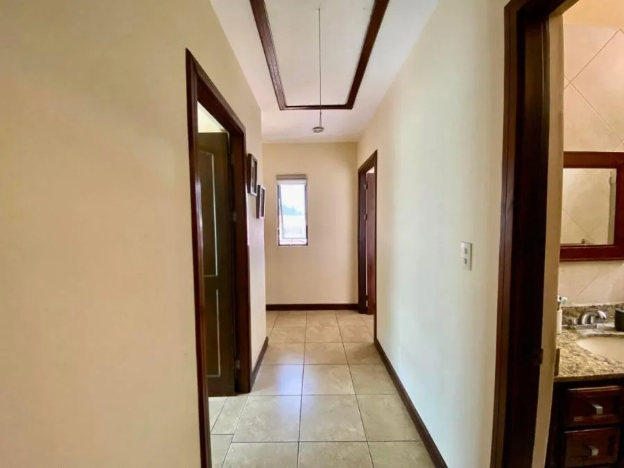 Venta de Casa en Santa Ana, San José. RAH 25-31 PRECIO REBAJADO - Venta en Santa Ana, photo 3