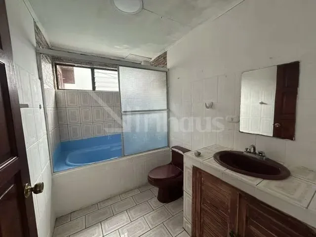 Casa en alquiler en Ayarco, ubicada en residencial sobre calle secundaria. Esta casa cuenta con espacio para 4 vehiculos, dos bajo techo y dos frente a la casa. Cuenta con espacios ..., photo 13