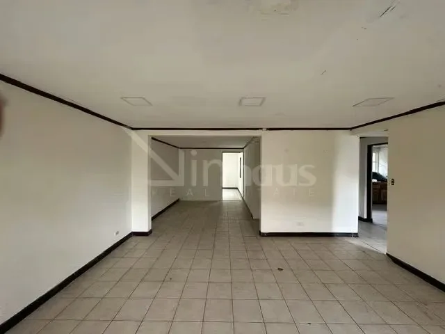 Casa en alquiler en Ayarco, ubicada en residencial sobre calle secundaria. Esta casa cuenta con espacio para 4 vehiculos, dos bajo techo y dos frente a la casa. Cuenta con espacios ..., photo 15