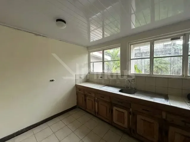 Casa en alquiler en Ayarco, ubicada en residencial sobre calle secundaria. Esta casa cuenta con espacio para 4 vehiculos, dos bajo techo y dos frente a la casa. Cuenta con espacios ..., photo 16