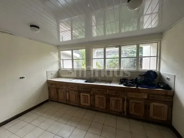 Casa en alquiler en Ayarco, ubicada en residencial sobre calle secundaria. Esta casa cuenta con espacio para 4 vehiculos, dos bajo techo y dos frente a la casa. Cuenta con espacios ..., photo 4