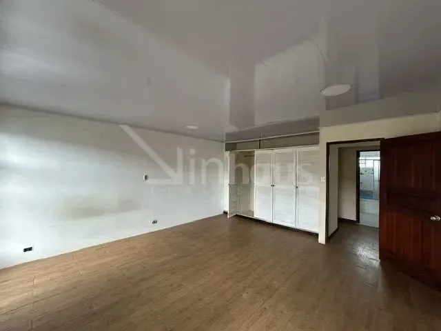 Casa en alquiler en Ayarco, ubicada en residencial sobre calle secundaria. Esta casa cuenta con espacio para 4 vehiculos, dos bajo techo y dos frente a la casa. Cuenta con espacios ..., photo 5