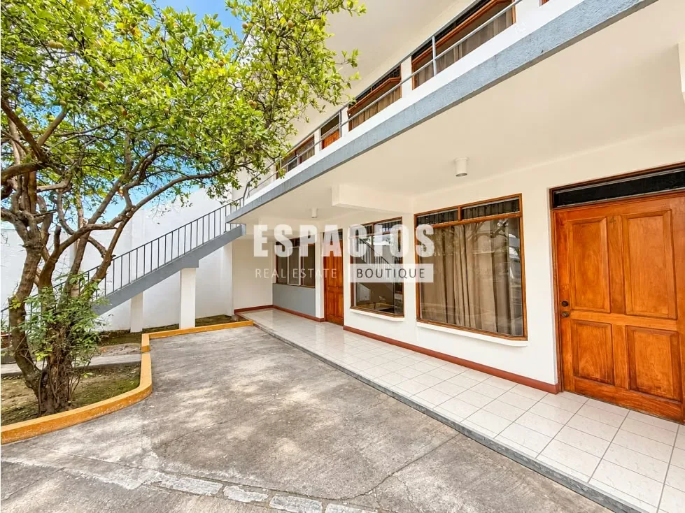 Apartment of 60 m ², comfortable and secure, with immediate access to Route 27, General Cañas and Circumvalation.