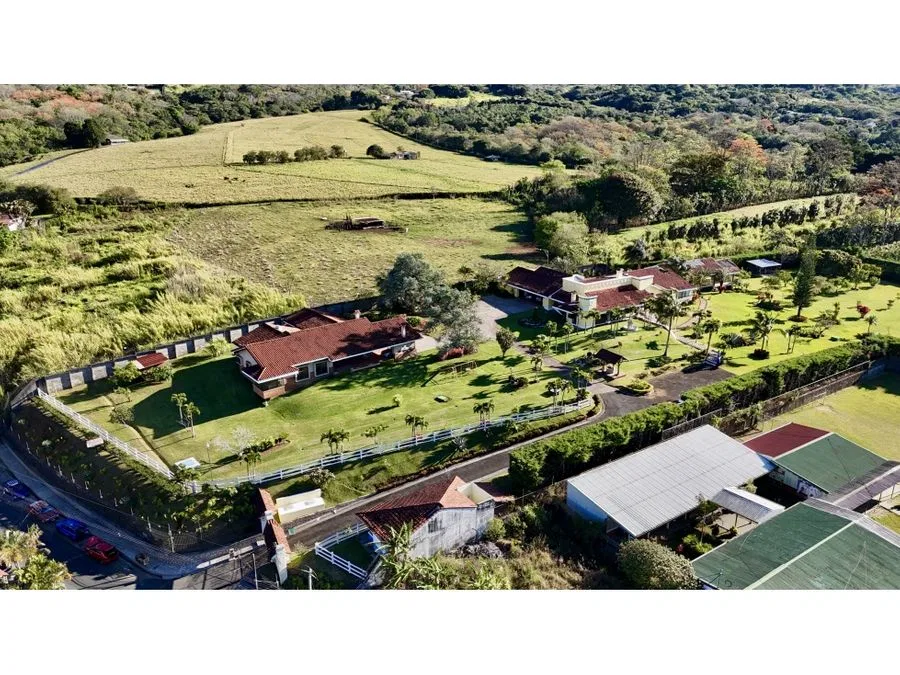 Exclusiva Quinta en Santa Barbara de Heredia