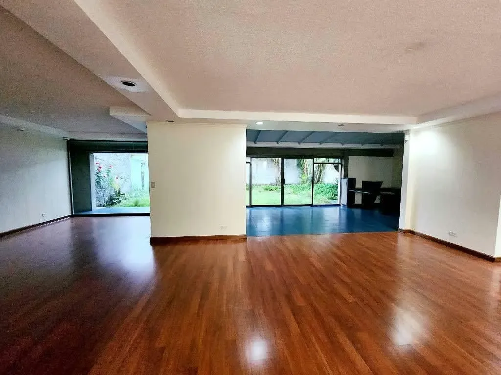 KE Real Estate vende Casa Rorhmoser Nunciatura.